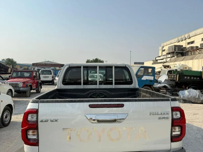 2026 Toyota Hilux SR5 4.0L 6 Cylinders Petrol Engine White Red Pick UP GCC