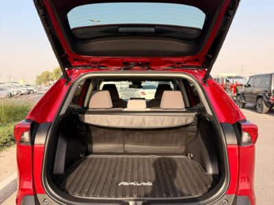 2025 TOYOTA RAV 4 XLE 2.5 Litres V4 Cylinders Engine Red Black SUV FWD