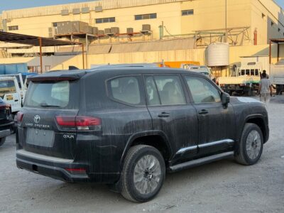 2026 TOYOTA LAND CRUISER 4.0 L 6 Cylinders Petrol Engine Black Beige SUV GCC