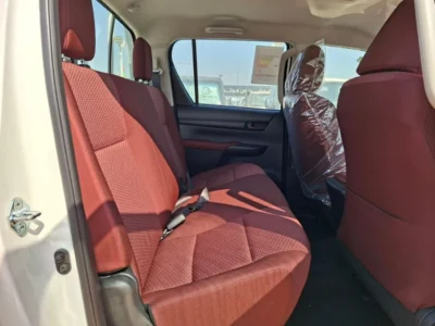 2025 Toyota Hilux DLX 2.7L 4 Cylinders AT PETROL 4X4 DOUBLE CABIN White Red