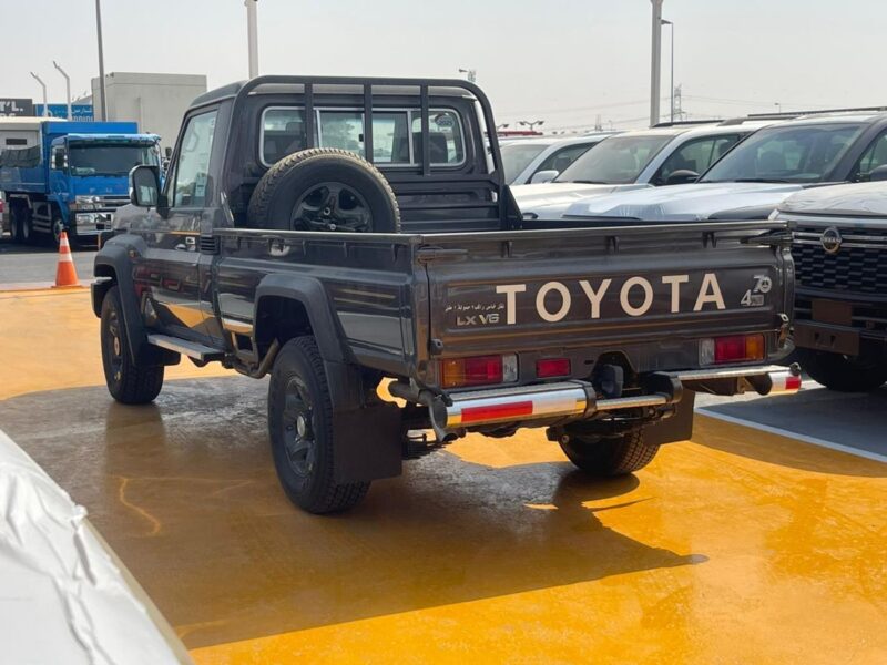 2025 Toyota LAND CRUISER SC AT PETROL 4.0L V6 Petrol Engine DIFF Grey Brown Pick UP