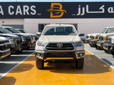 2025 Toyota Hilux PETROL GLX 2.7L 4 Cylinders Double Cab 4WD MT White Red Pick UP