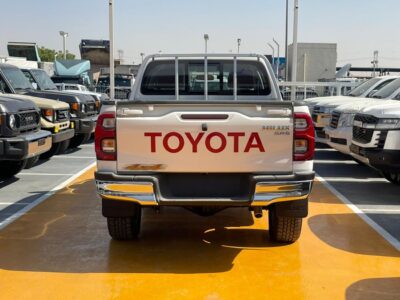 2025 Toyota Hilux PETROL GLX 2.7L 4 Cylinders Double Cab 4WD MT White Red Pick UP