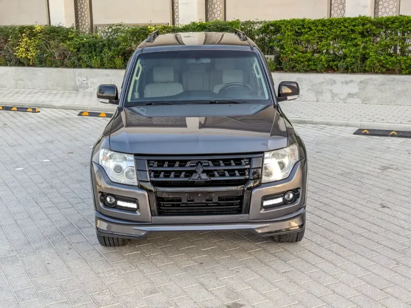 2017 Mitsubishi Pajero GLS MID 6 Cylinders Engine Grey Beige SUV GCC Specs