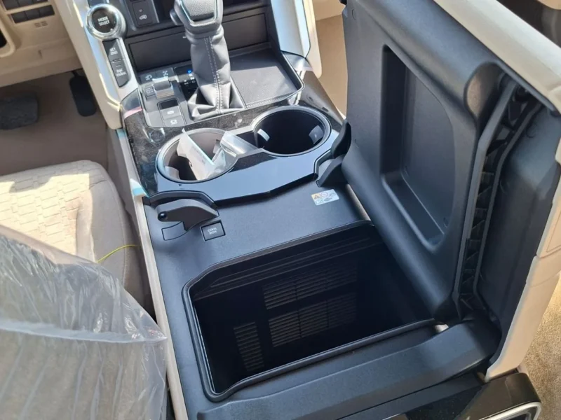 2025 Toyota Land Cruiser GXR 3.5 Litres 6 Cylinders Petrol Engine White Beige SUV GCC
