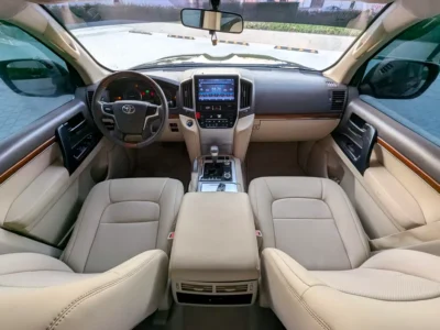 2018 TOYOTA LAND CRUISER GXR DIESEL V8 Engine D-4D Black Beige SUV GCC Specs