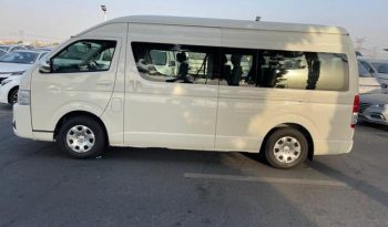 2016 Toyota Hiace Commuter 3.0 Litre 4 Cylinder Turbo Diesel Engine White Grey Van