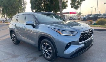 2021 Toyota Kluger GXL 2.5-litre 4-cylinder Petrol-Electric Hybrid Engine Blue Black SUV