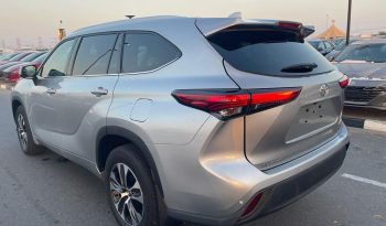 2021 Toyota Kluger GXL 2.5-litre 4-cylinder Petrol-Electric Hybrid Engine Silver Black SUV