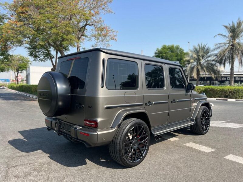 2022 Mercedes-Benz AMG G 63 BRABUS 700 4.0-liter V8 Biturbo Grey Red SUV GCC