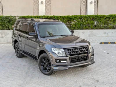 2017 Mitsubishi Pajero GLS MID 6 Cylinders Engine Grey Beige SUV GCC Specs