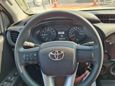 2025 Toyota Hilux DLX 2.7L 4 Cylinders AT PETROL 4X4 DOUBLE CABIN White Red