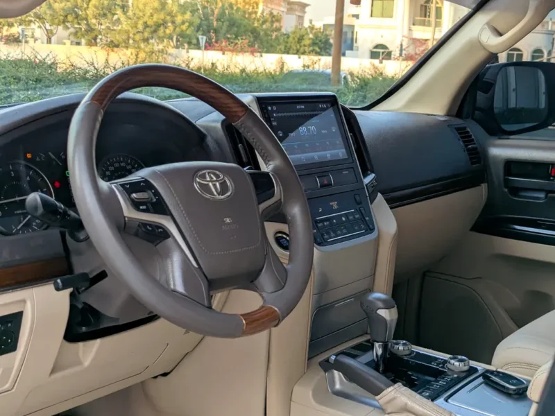 2018 TOYOTA LAND CRUISER GXR DIESEL V8 Engine D-4D Black Beige SUV GCC Specs