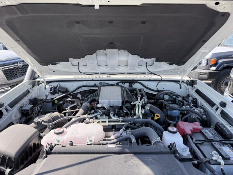 2025 Toyota LC 5 Door 2.8L 4-cylinder AT Full Diesel with Radar White Tan SUV