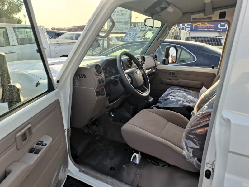 2025 Toyota LC Hardtop 3 Door 4.0L V6 AT Petrol No Diff Lock White Beige SUV