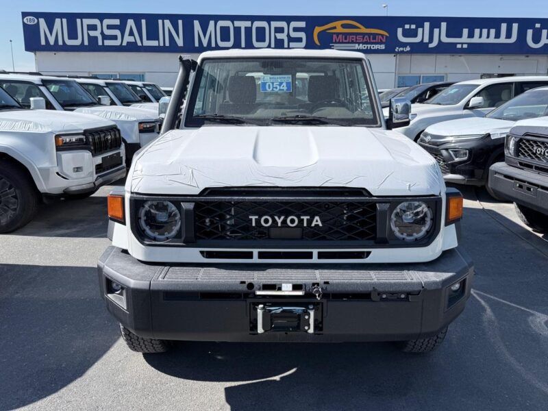 2025 Toyota LC 5 Door 2.8L 4-cylinder AT Full Diesel with Radar White Tan SUV