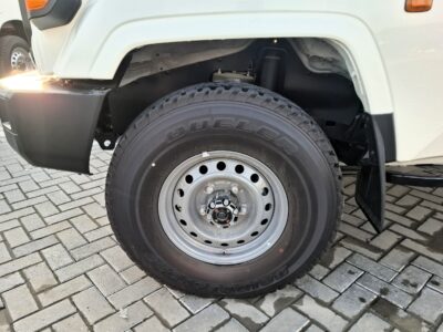 2025 Toyota LC Hardtop 3 Door 4.0L V6 AT Petrol No Diff Lock White Beige SUV
