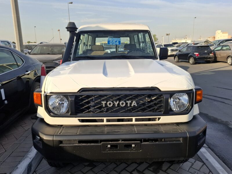 2025 Toyota LC Hardtop 3 Door 4.0L V6 AT Petrol No Diff Lock White Beige SUV