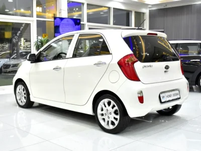 2015 Kia Picanto EX FOP 4 Cylinders Petrol Engine White Black Hatchback GCC