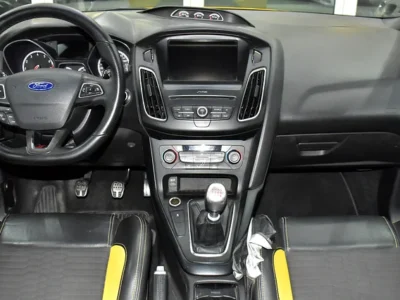 2016 Ford Focus ST 4 Cylinder Petrol Engine Yellow Black Hatchback GCC