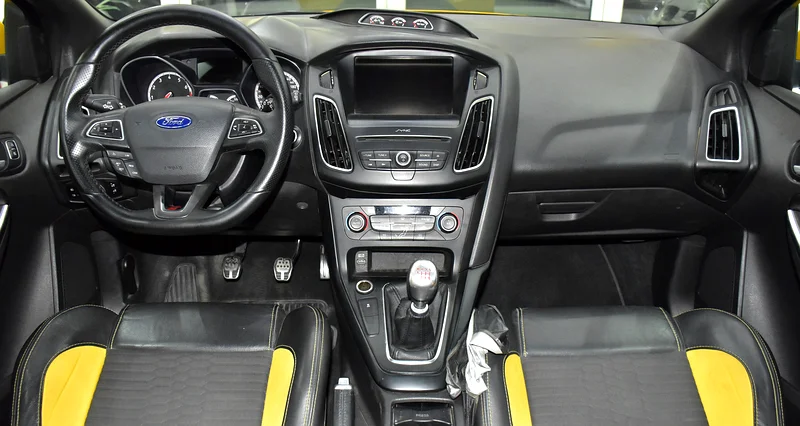 2016 Ford Focus ST 4 Cylinder Petrol Engine Yellow Black Hatchback GCC