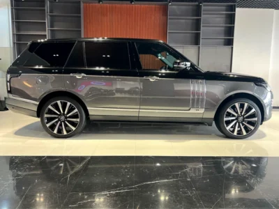 2022 Land Rover Range Rover SV Autobiography 8 Cylinder Engine Grey Black SUV