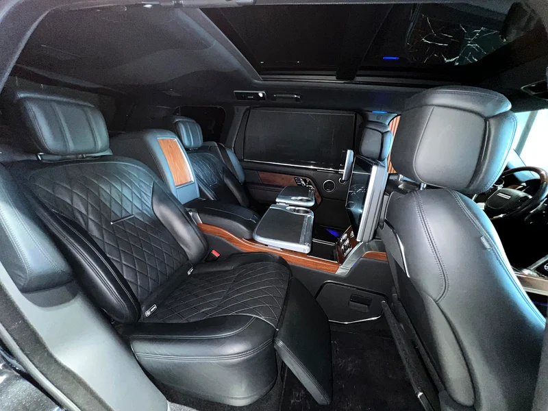 2022 Land Rover Range Rover SV Autobiography 8 Cylinder Engine Grey Black SUV