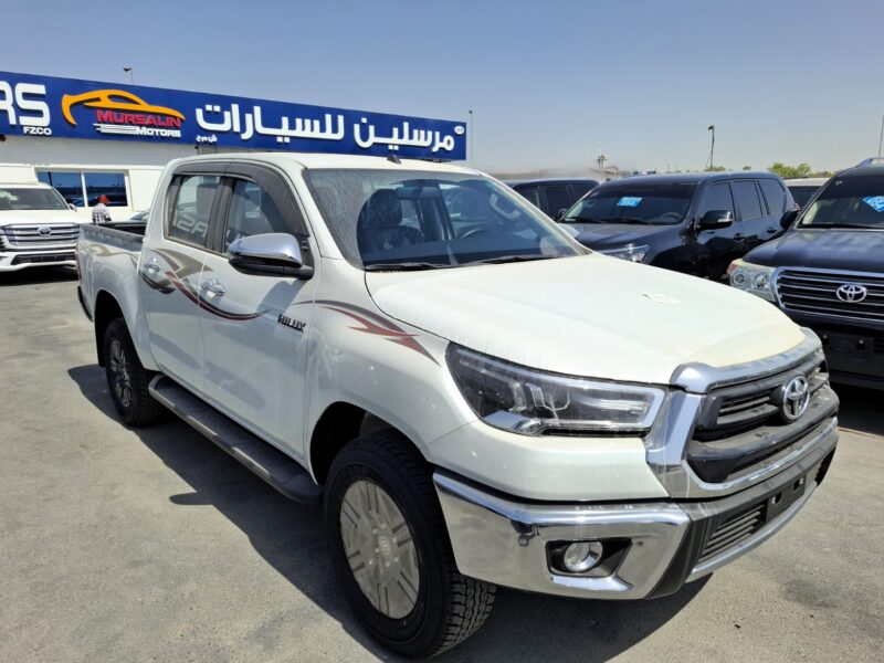 2025 Toyota Hilux SR5 2.7L 4 Cylinders DC MT White Black Pickup Petrol Full