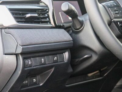2025 Toyota Camry LE 2.5L 4-cylinder Engine Hybrid Silver Black Sedan