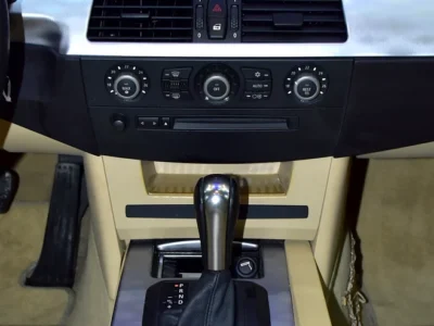 2005 BMW 5-Series 520i 6 Cylinders Petrol Engine Blue Beige Sedan GCC Specs