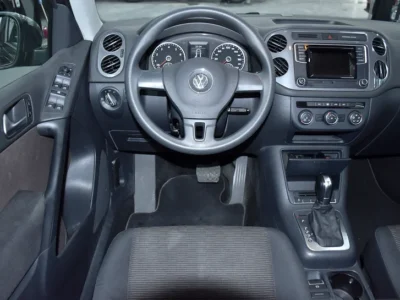 2016 Volkswagen Tiguan SE 4 Cylinders Engine Grey Black Crossover GCC