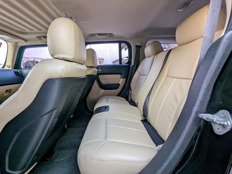 2007 Hummer H3 Other 5 Cylinder Petrol Engine Black Beige SUV GCC Specs