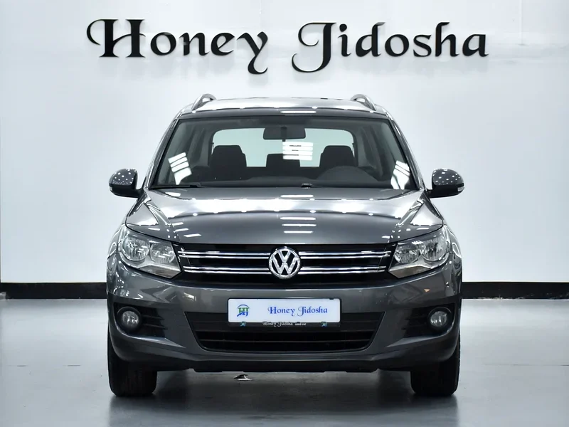 2016 Volkswagen Tiguan SE 4 Cylinders Engine Grey Black Crossover GCC