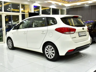 2016 Kia Carens EX 4 Cylinder Petrol Engine White Beige Crossover GCC