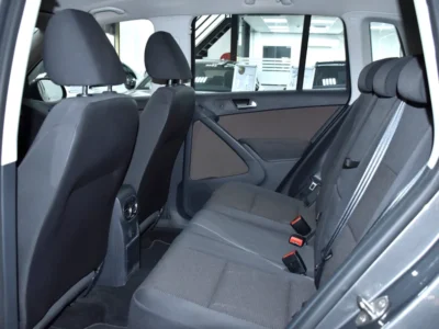 2016 Volkswagen Tiguan SE 4 Cylinders Engine Grey Black Crossover GCC