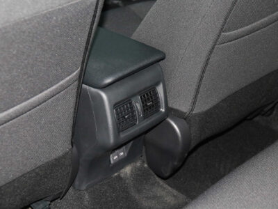 2025 Toyota Camry LE 2.5L 4-cylinder Engine Hybrid Silver Black Sedan