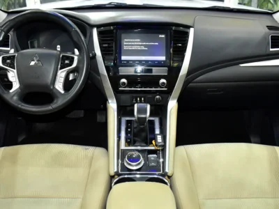 2021 Mitsubishi Montero GLS Sport 6 Cylinder Petrol Engine White Beige SUV GCC