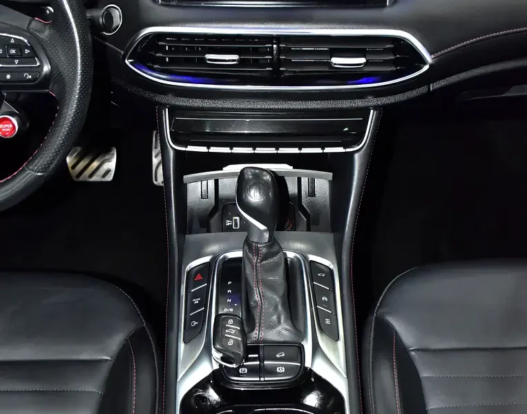 2021 MG HS Trophy 4 Cylinders Petrol Engine Red Black SUV GCC Specs