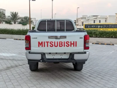 2021 Mitsubishi L200 4X4 4 Cylinder Diesel Engine White Grey Pickup GCC Specs