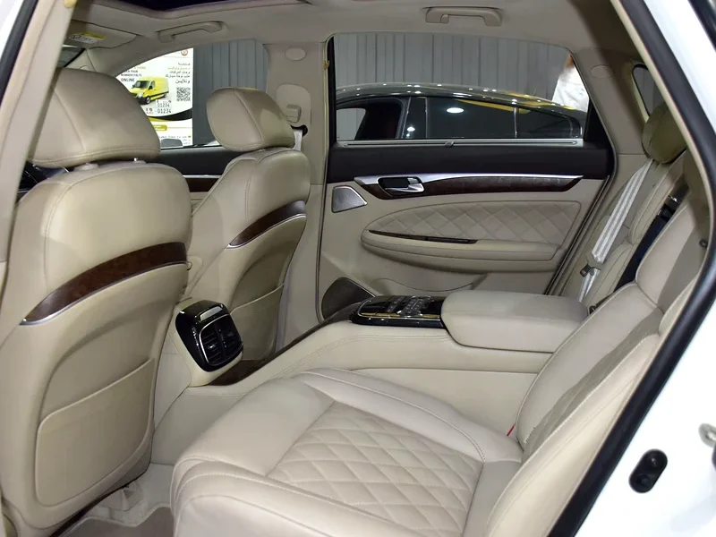 2019 GAC GA8 GL 4 Cylinder Petrol Engine White Beige Sedan GCC Specs