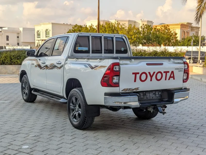2024 Toyota Hilux SR5 DOUBLE CABIN 4X4 V4 Petrol Engine 2.7L White Red Pickup