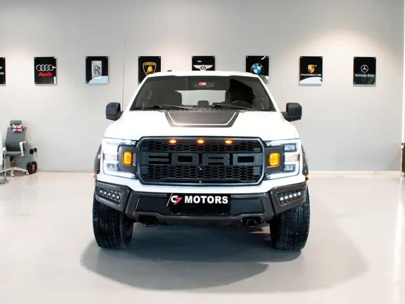 2018 Ford F-Series Pickup Base 8 Cylinder Petrol Engine White Black Pickup GCC