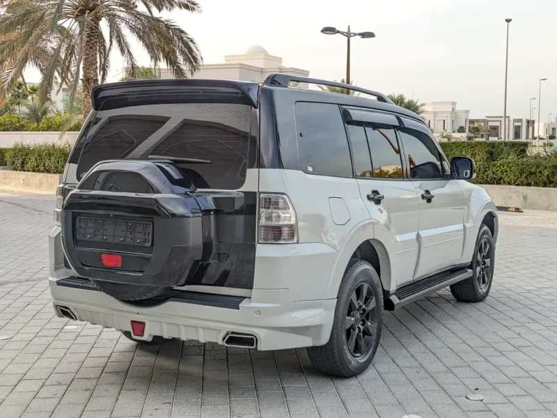 2016 Mitsubishi Pajero GLS MID MODIFIED SIGNATURE EDITION V6 3.5L White Red SUV