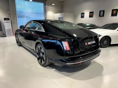 2024 Rolls-Royce Spectre Standard Ultra Luxury Electric Coupe Black White GCC