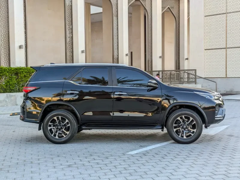 2018 Toyota Fortuner EXR FACELIFTED 2025 GCC Specs V4 2.7L Black Brown SUV