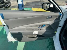 2023 Hyundai Elantra 2.0 Litres 4 Cylinders Petrol Engine White Beige Sedan