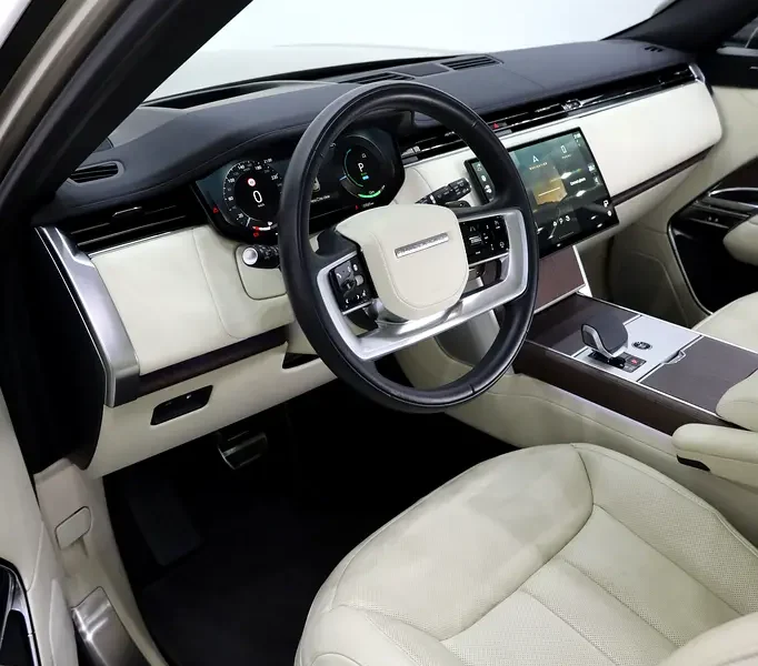 2024 Land Rover Range Rover HSE P460e 6 Cylinder PLUG IN HYBRID Gold White SUV