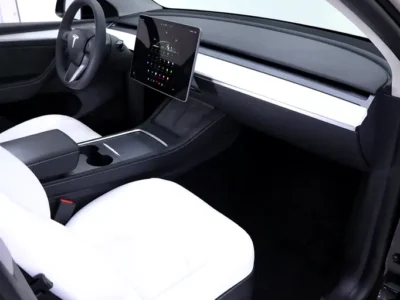 2024 Tesla Model Y Standard Electric Vehicle Black White SUV 450 - 550 KM Range
