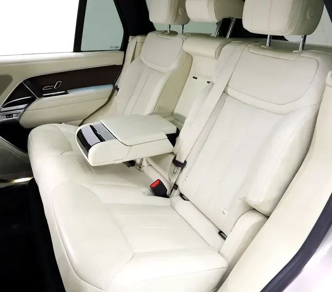 2024 Land Rover Range Rover HSE P460e 6 Cylinder PLUG IN HYBRID Gold White SUV