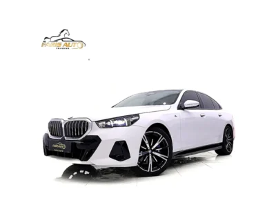 2025 BMW 5-Series 530i xDrive M PACKAGE 4 Cylinder Engine White Tan Sedan